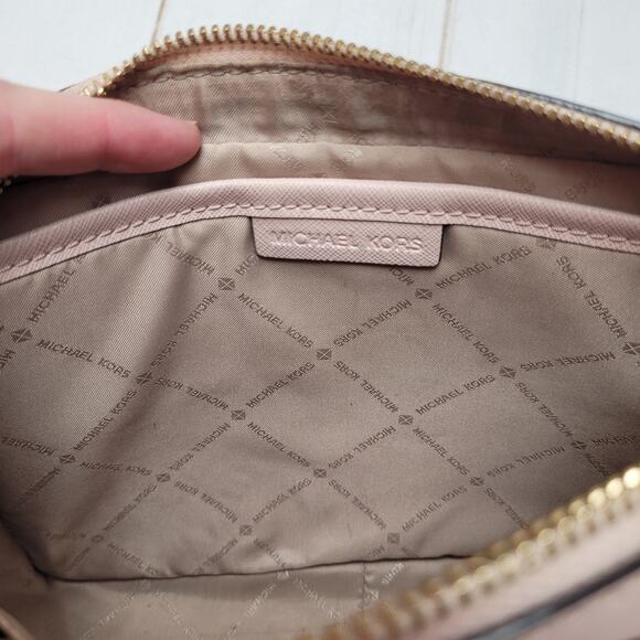 Michael Kors small jet set pink saffiano leather gold chain crossbody bag purse - Picture 14 of 15